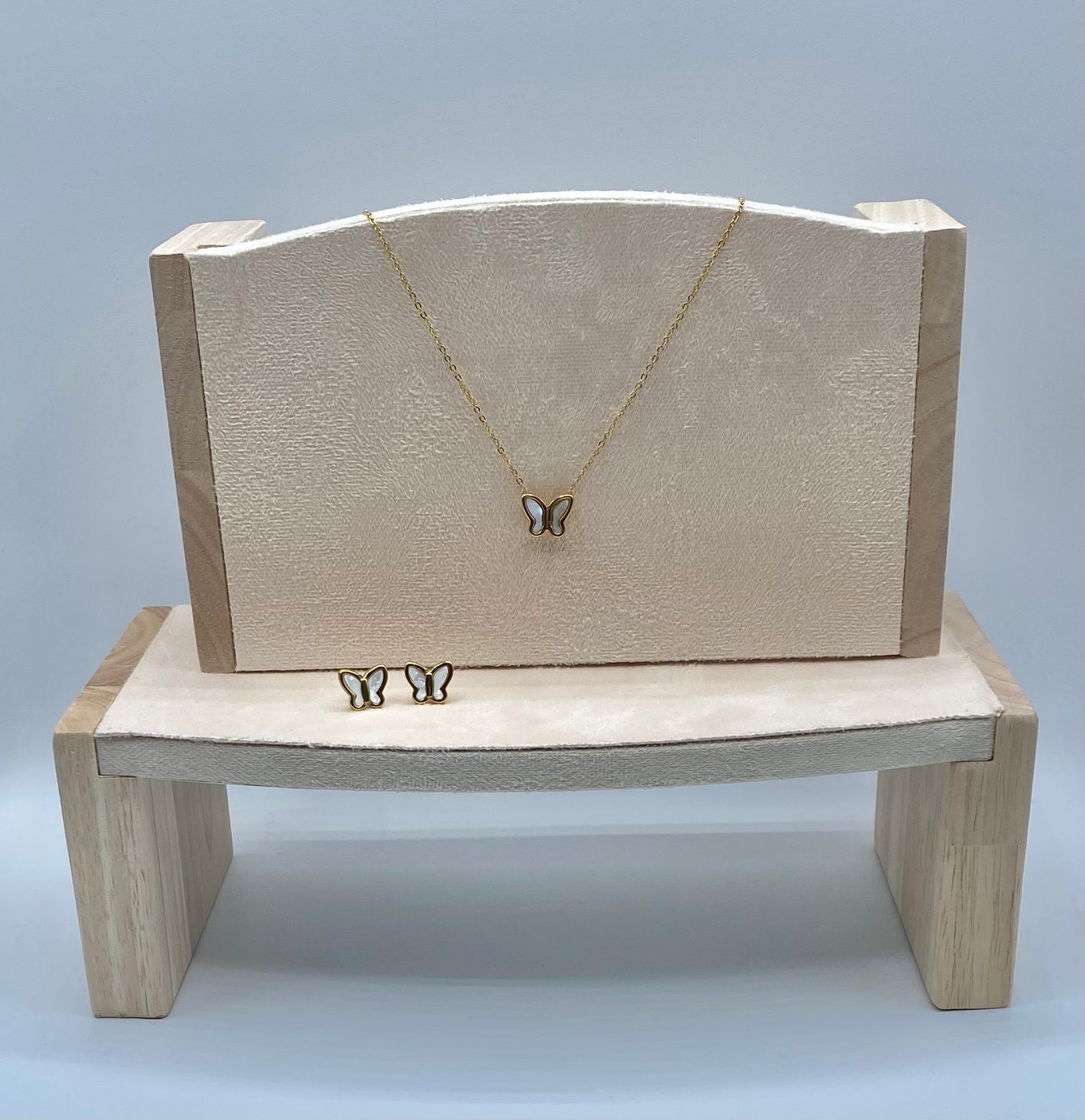 Adjustable Gold Plated Stainless Steel Nacre Butterfly Necklace Pendant