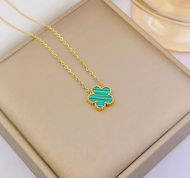 Adjustable 14K gold plated stainless steel green clover flower pendant necklace