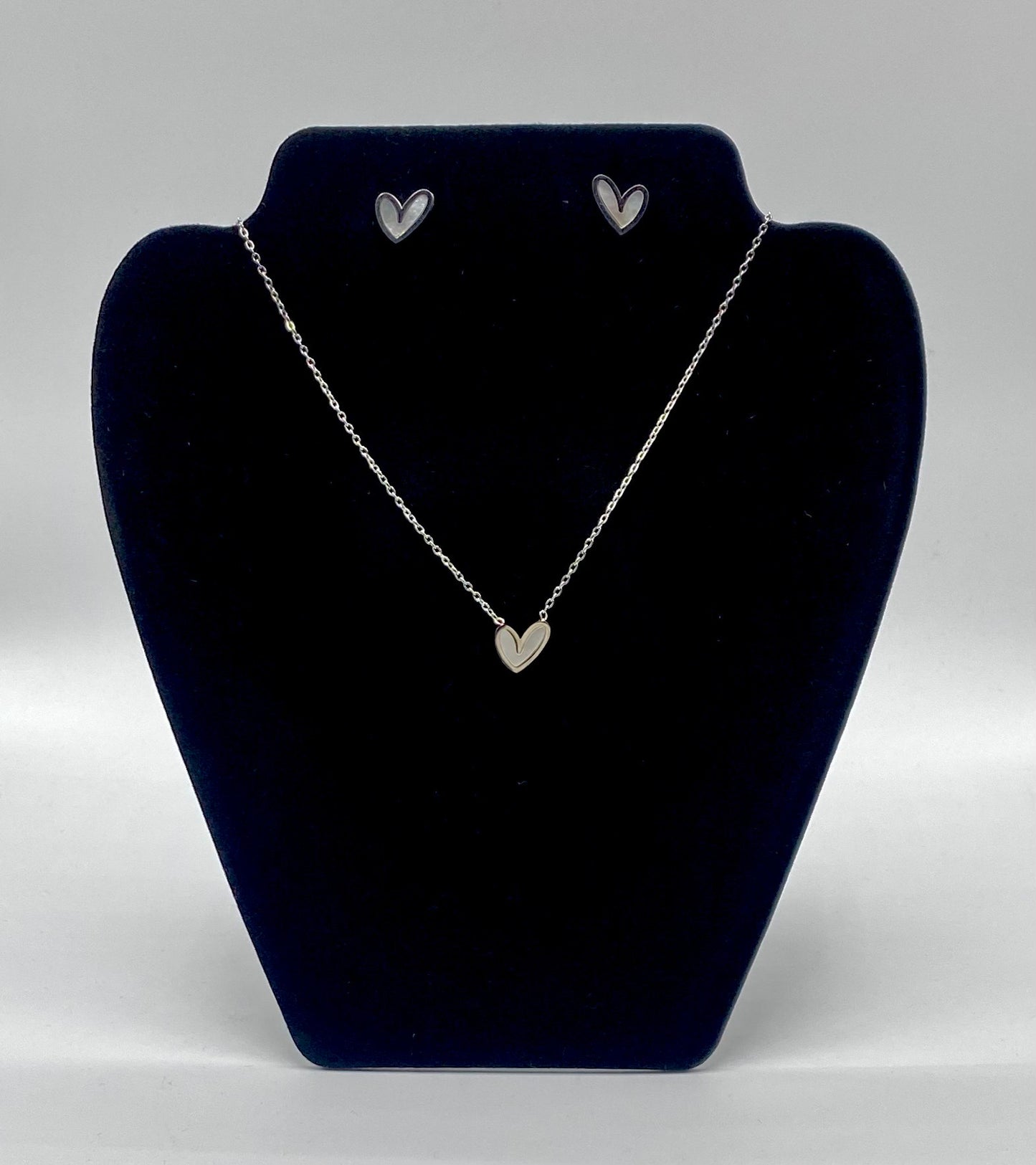 Lovely And Delicate Stainless Steel Nacre Heart Silver Pendant Necklace
