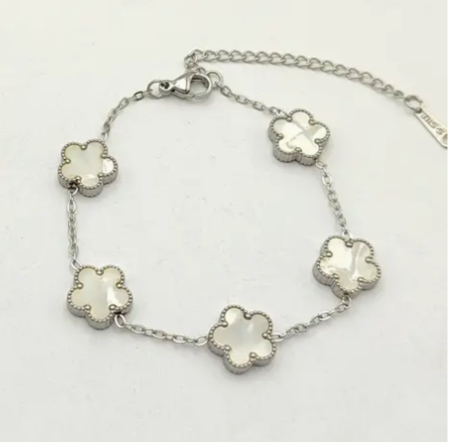 Modern And Trendy Five Clover Flower Charms Bracelet