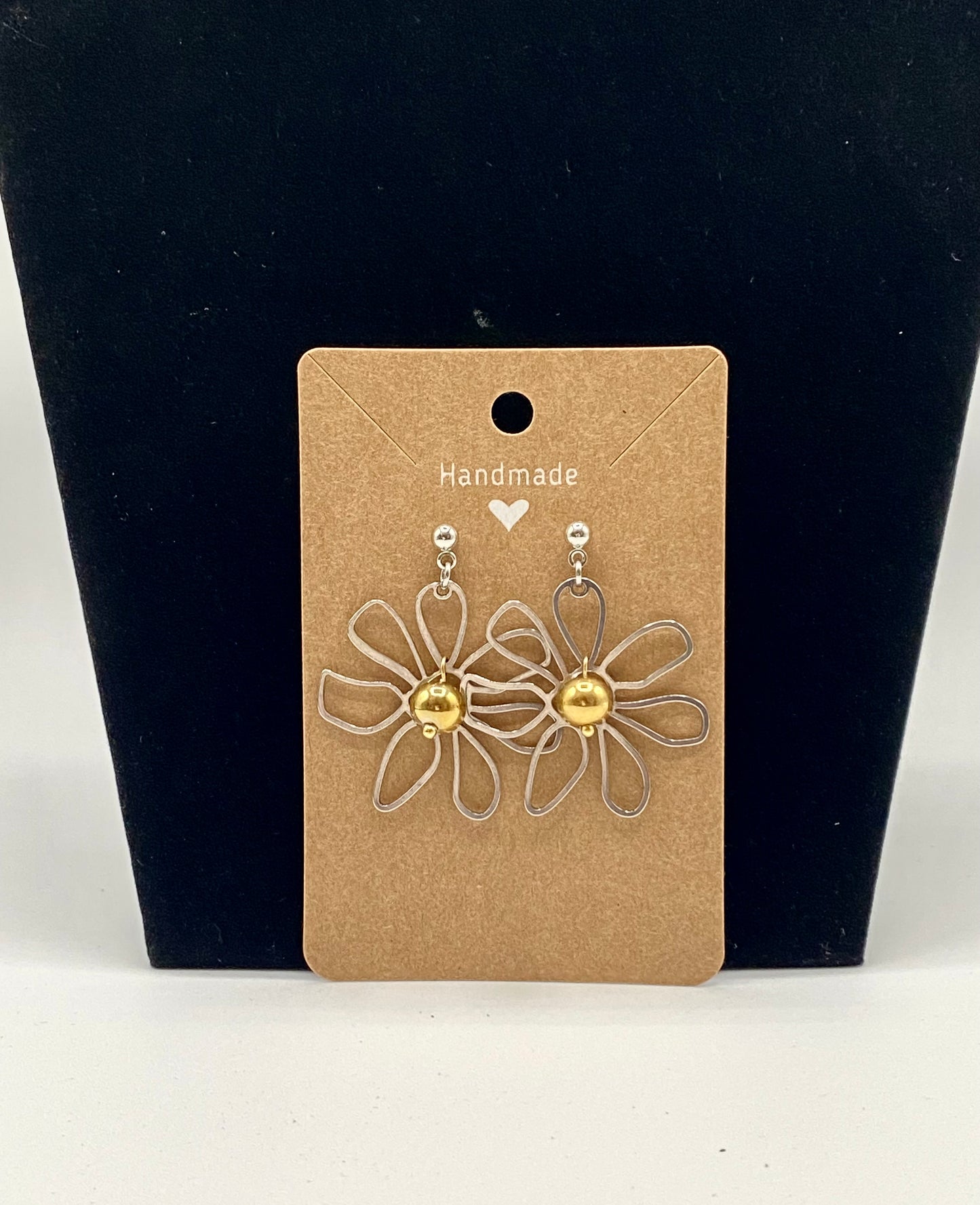 Stainless steel daisy flower earrings with stainless steel bead