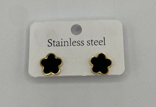 Golden stainless steel earrings with 10 mm black clover charm