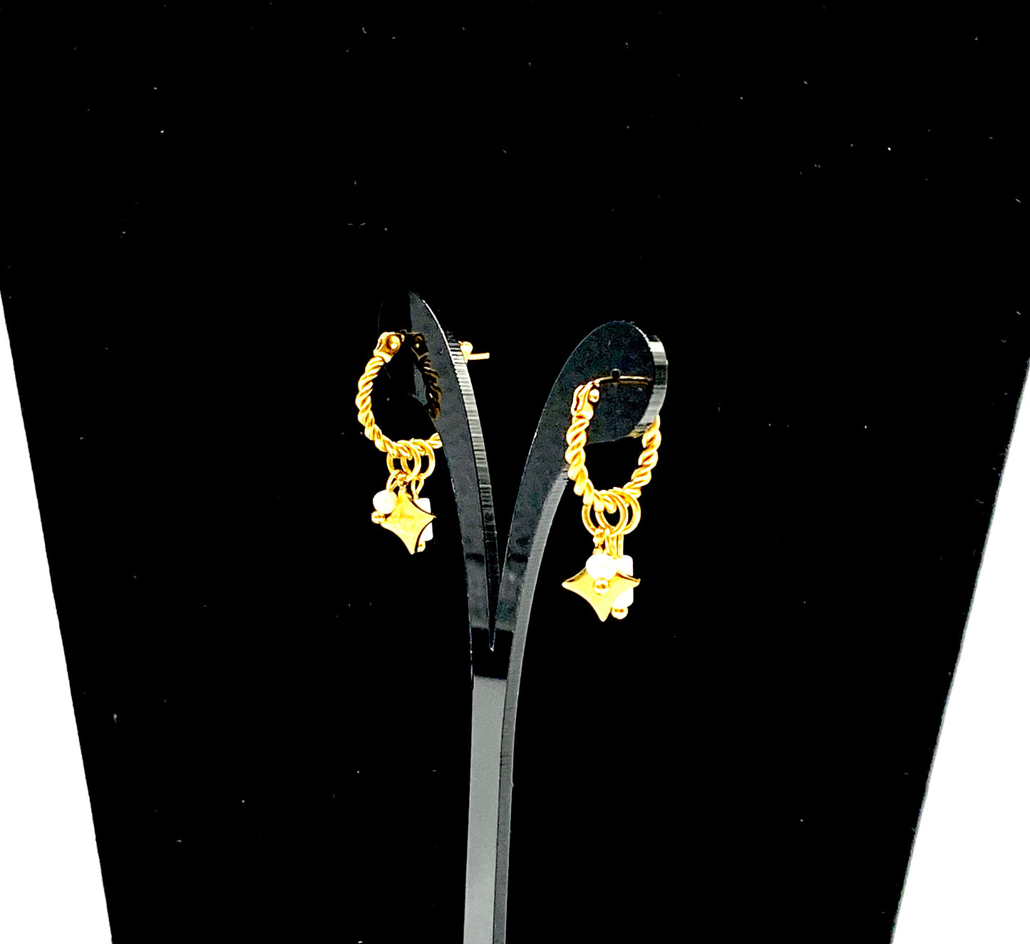 18K gold plated stainless steel hoop earrings with pearls and nacre charms