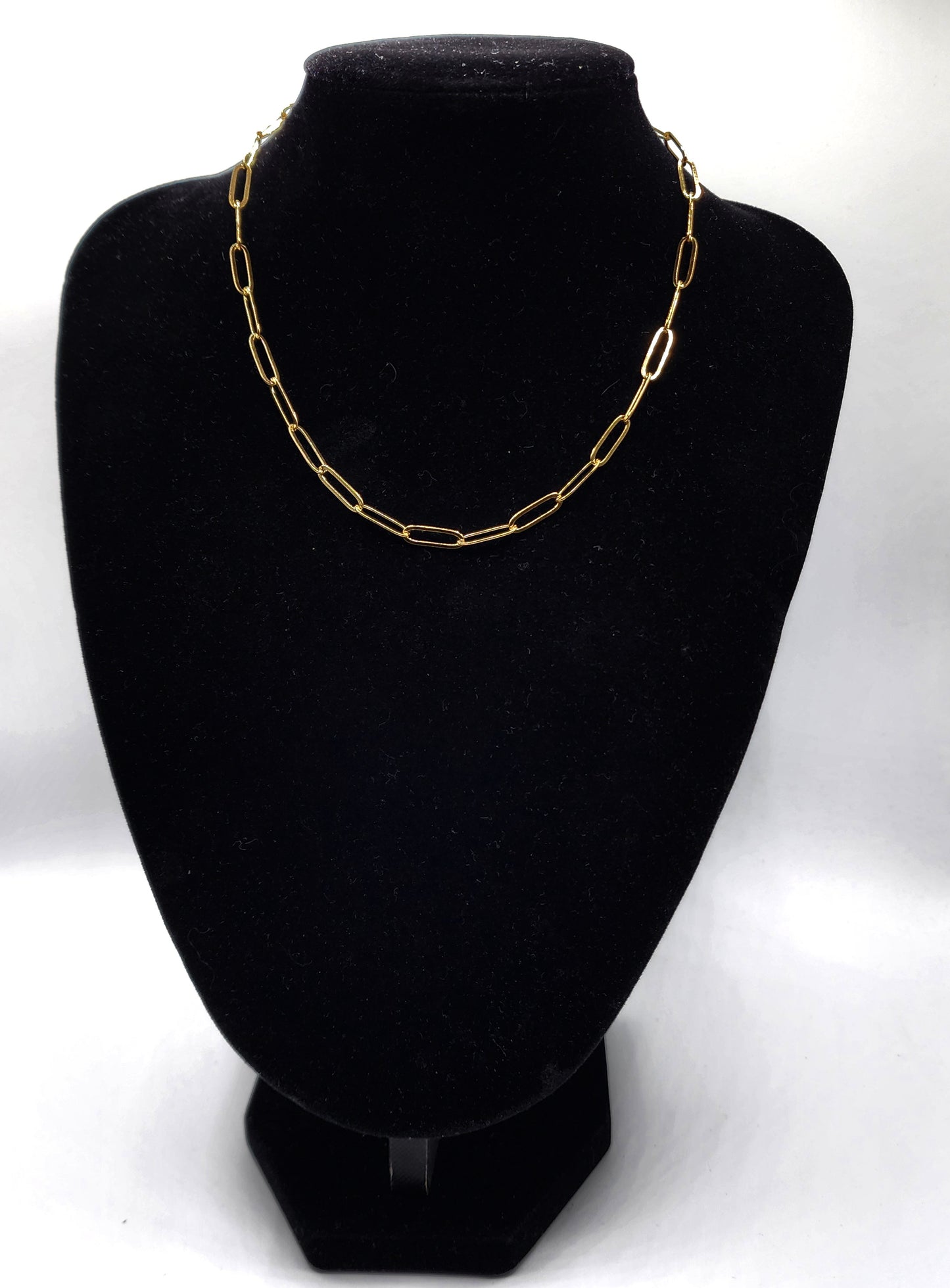 Adjustable gold plated 14.62mm L x 4.5mm W paperclip chain necklace