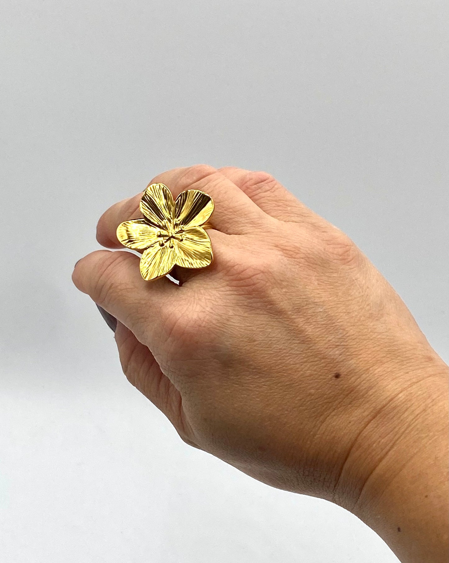 Golden stainless steel large flower ring