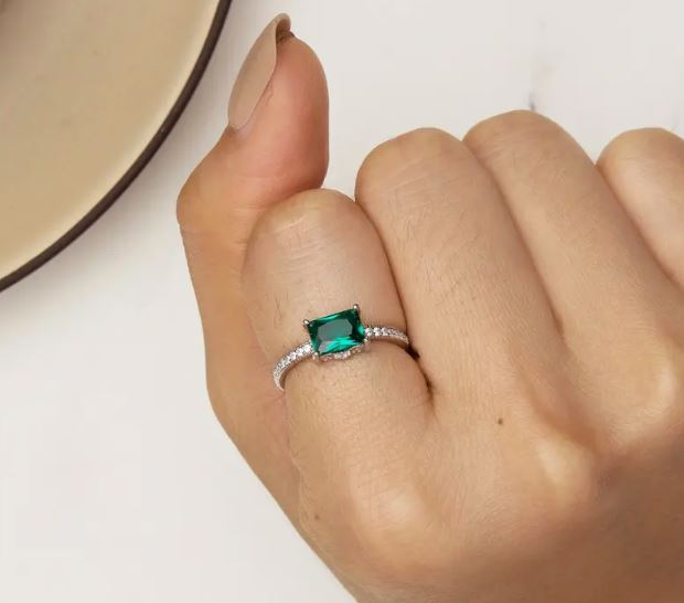 Elegant 925 Sterling Silver Ring With Faux Emerald Crystal And Cubic Zirconia.