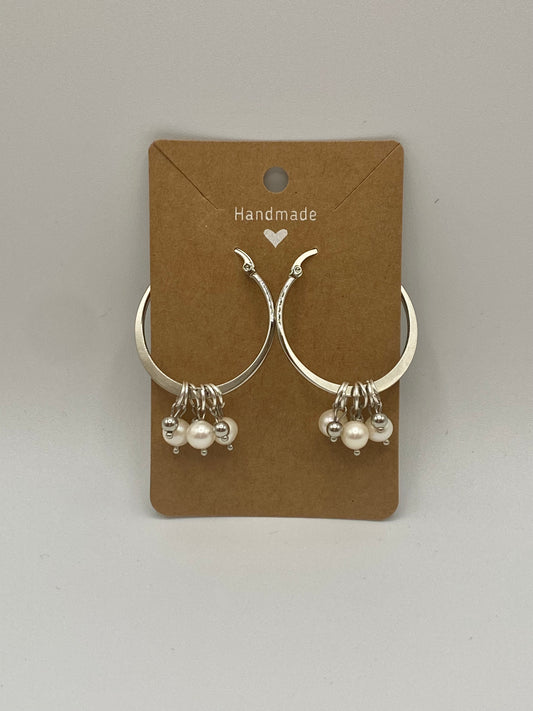 Stainless steels earrings with freshwater pearls and beads